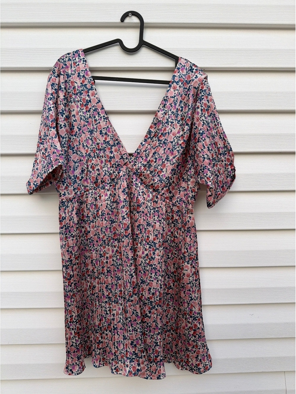 Lulus Women's Pink Multicolor Floral V-Neck Flutter Sleeve Fit & Flare Dress